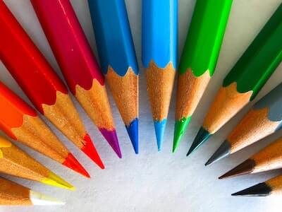 色鮮やかな色鉛筆