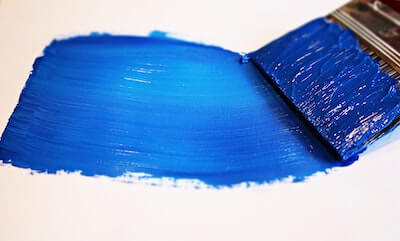 筆で塗られた青い色