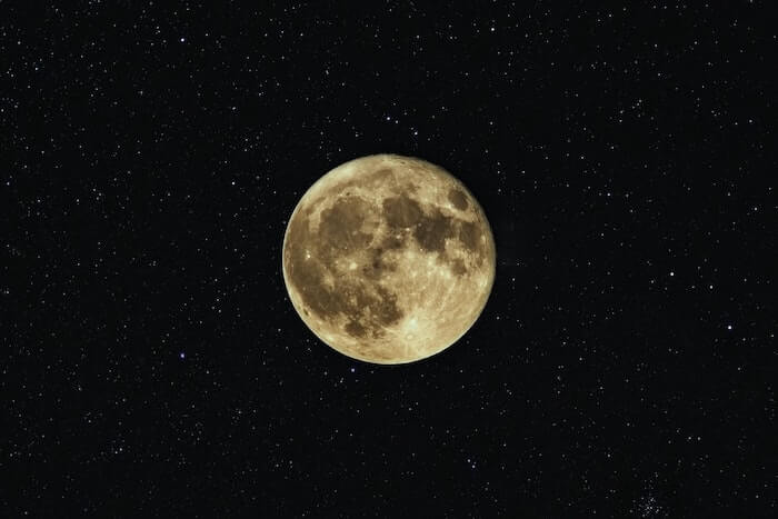 夜空の満月