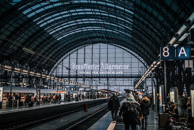 駅 えき を表すフランス語の単語や表現の読み方と発音 意味