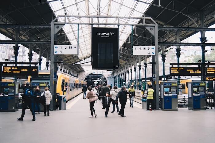 駅 えき を表すフランス語の単語や表現の読み方と発音 意味