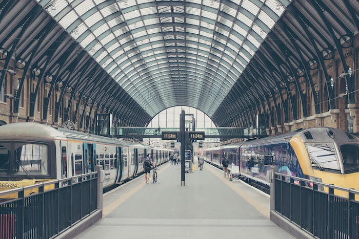 駅 えき を表すフランス語の単語や表現の読み方と発音 意味