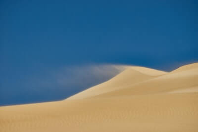 砂丘の突風
