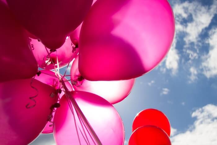 使える10フレーズ 誕生日おめでとう をフランス語で伝える表現の読み方と発音 翻訳とは 使える10フレーズ 誕生日おめでとう をフランス語で伝える表現の読み方と発音 翻訳とは